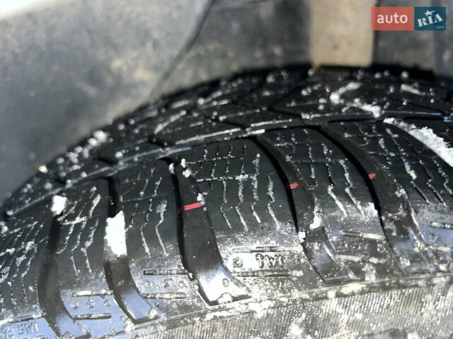 Чорний Мерседес С Клас, об'ємом двигуна 4 л та пробігом 372 тис. км за 3500 $, фото 28 на Automoto.ua