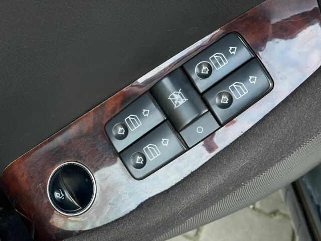 Чорний Мерседес С Клас, об'ємом двигуна 3.2 л та пробігом 420 тис. км за 5700 $, фото 10 на Automoto.ua