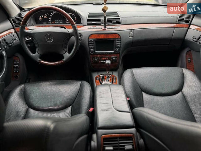 Мерседес С Клас 2003 у Івано-Франківську на Automoto.ua Чорний Мерседес С Клас, об'ємом двигуна 5.51 л та пробігом 112 тис. км за 13999 $, фото 8 на Automoto.ua