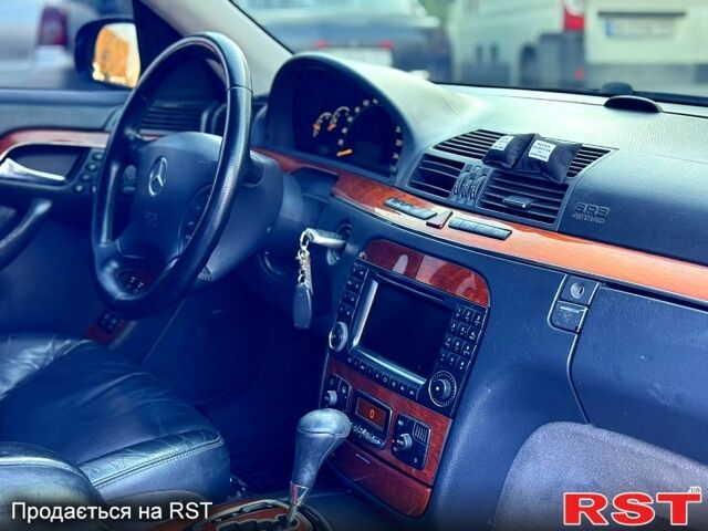 Черный Мерседес С Класс, объемом двигателя 5 л и пробегом 200 тыс. км за 4999 $, фото 6 на Automoto.ua