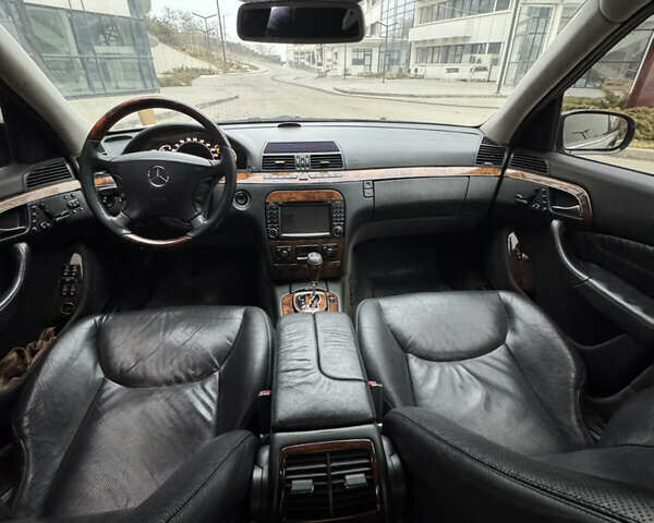 Черный Мерседес С Класс, объемом двигателя 4.3 л и пробегом 415 тыс. км за 6500 $, фото 14 на Automoto.ua