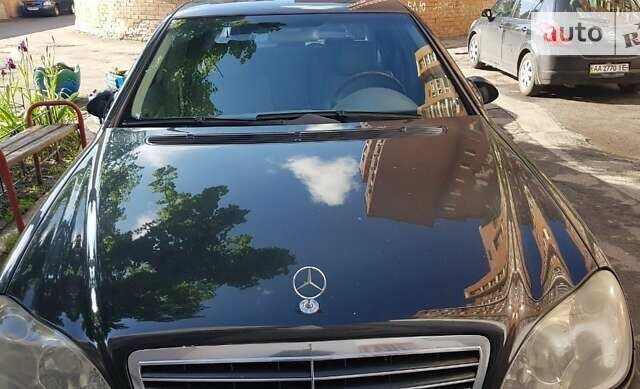 Чорний Мерседес С Клас, об'ємом двигуна 3.7 л та пробігом 228 тис. км за 7200 $, фото 2 на Automoto.ua