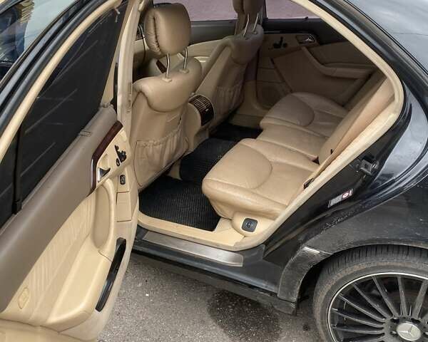 Черный Мерседес С Класс, объемом двигателя 4.97 л и пробегом 350 тыс. км за 3500 $, фото 7 на Automoto.ua