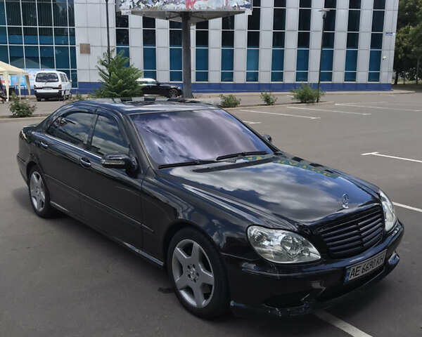 Черный Мерседес С Класс, объемом двигателя 5 л и пробегом 360 тыс. км за 7900 $, фото 1 на Automoto.ua