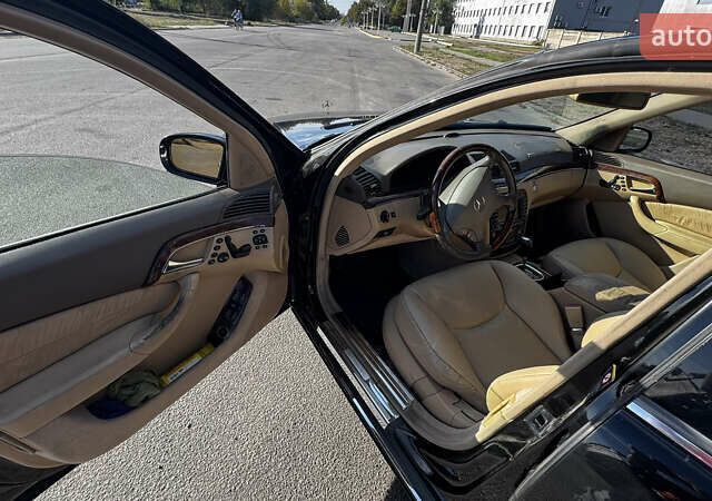 Чорний Мерседес С Клас, об'ємом двигуна 5 л та пробігом 330 тис. км за 5500 $, фото 12 на Automoto.ua