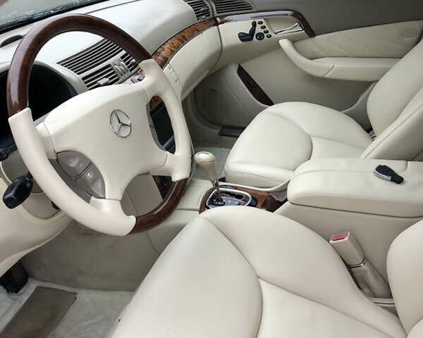 Черный Мерседес С Класс, объемом двигателя 5 л и пробегом 290 тыс. км за 8000 $, фото 6 на Automoto.ua