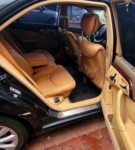 Черный Мерседес С Класс, объемом двигателя 5 л и пробегом 316 тыс. км за 6750 $, фото 2 на Automoto.ua