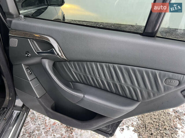 Чорний Мерседес С Клас, об'ємом двигуна 4 л та пробігом 372 тис. км за 3500 $, фото 25 на Automoto.ua