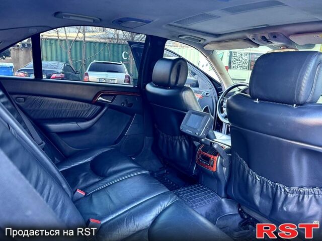 Черный Мерседес С Класс, объемом двигателя 5 л и пробегом 200 тыс. км за 4999 $, фото 7 на Automoto.ua