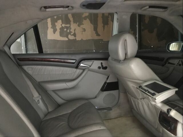 Чорний Мерседес С Клас, об'ємом двигуна 5 л та пробігом 350 тис. км за 4500 $, фото 6 на Automoto.ua