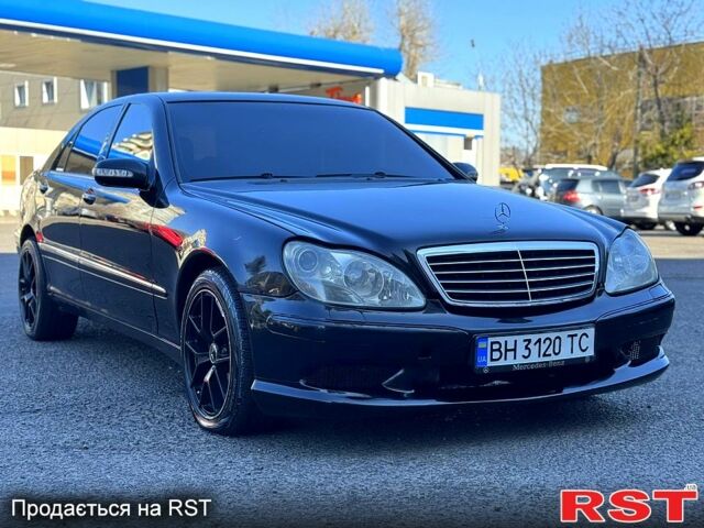 Черный Мерседес С Класс, объемом двигателя 5 л и пробегом 200 тыс. км за 4999 $, фото 1 на Automoto.ua