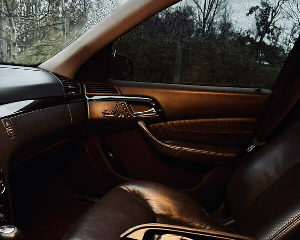 Черный Мерседес С Класс, объемом двигателя 4.97 л и пробегом 266 тыс. км за 9500 $, фото 9 на Automoto.ua