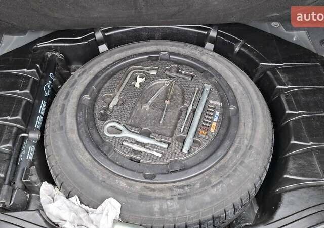 Мерседес С Класс 2004 в Киеве на Automoto.ua Черный Мерседес С Класс, объемом двигателя 3.7 л и пробегом 237 тыс. км за 10000 $, фото 11 на Automoto.ua