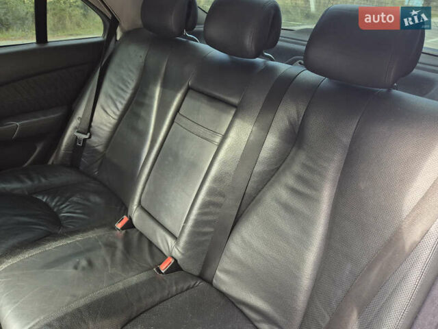 Мерседес С Клас 2004 у Славуте на Automoto.ua Чорний Мерседес С Клас, об'ємом двигуна 3.22 л та пробігом 320 тис. км за 4950 $, фото 5 на Automoto.ua