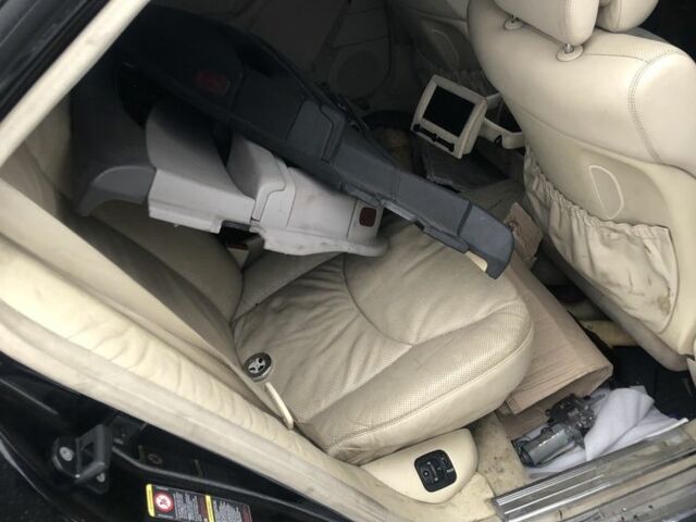 Черный Мерседес С Класс, объемом двигателя 0 л и пробегом 500 тыс. км за 1800 $, фото 4 на Automoto.ua