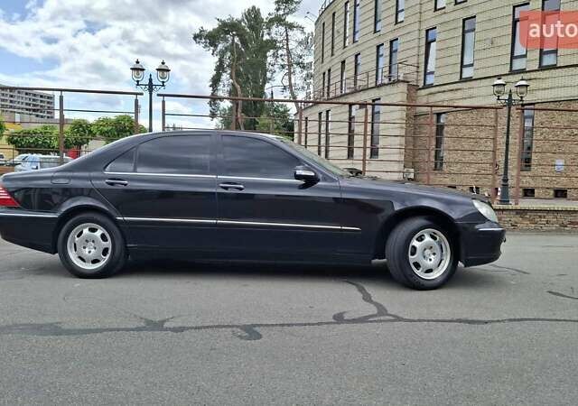 Мерседес С Класс 2004 в Киеве на Automoto.ua Черный Мерседес С Класс, объемом двигателя 3.7 л и пробегом 237 тыс. км за 10000 $, фото 3 на Automoto.ua