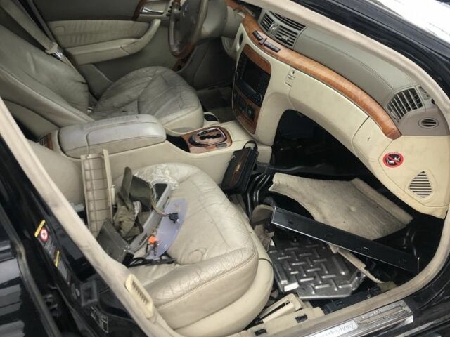 Черный Мерседес С Класс, объемом двигателя 0 л и пробегом 500 тыс. км за 1800 $, фото 3 на Automoto.ua