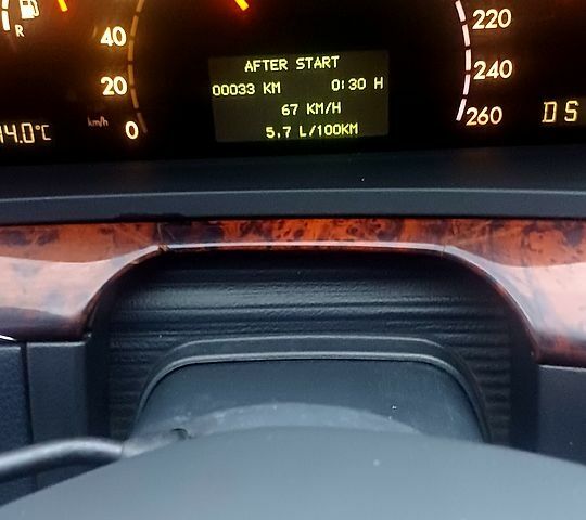 Черный Мерседес С Класс, объемом двигателя 3.2 л и пробегом 500 тыс. км за 7000 $, фото 4 на Automoto.ua