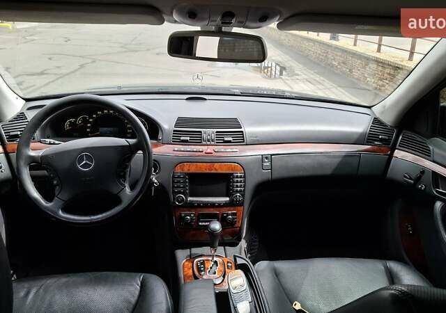 Мерседес С Класс 2004 в Киеве на Automoto.ua Черный Мерседес С Класс, объемом двигателя 3.7 л и пробегом 237 тыс. км за 10000 $, фото 5 на Automoto.ua