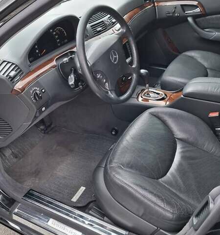 Мерседес С Класс 2004 в Киеве на Automoto.ua Черный Мерседес С Класс, объемом двигателя 3.7 л и пробегом 237 тыс. км за 10000 $, фото 6 на Automoto.ua