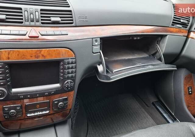 Мерседес С Класс 2004 в Киеве на Automoto.ua Черный Мерседес С Класс, объемом двигателя 3.7 л и пробегом 237 тыс. км за 10000 $, фото 8 на Automoto.ua