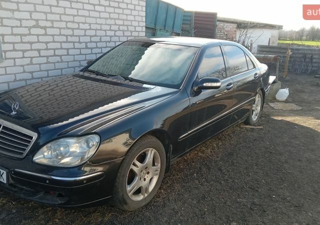 Черный Мерседес С Класс, объемом двигателя 4.97 л и пробегом 365 тыс. км за 5500 $, фото 4 на Automoto.ua