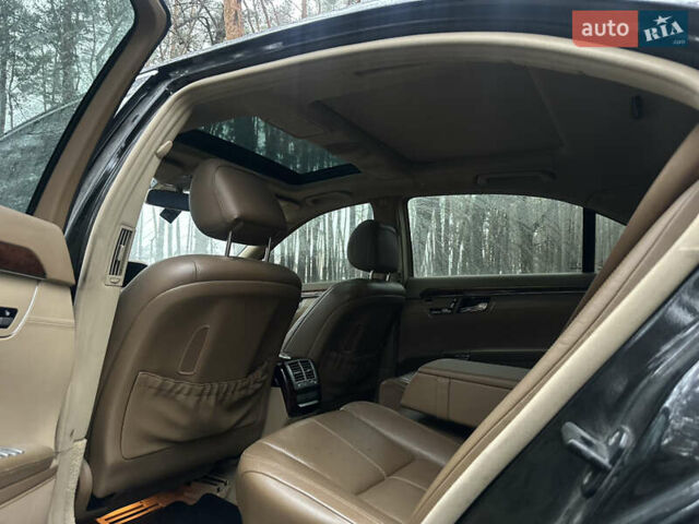 Черный Мерседес С Класс, объемом двигателя 3.5 л и пробегом 300 тыс. км за 6999 $, фото 12 на Automoto.ua