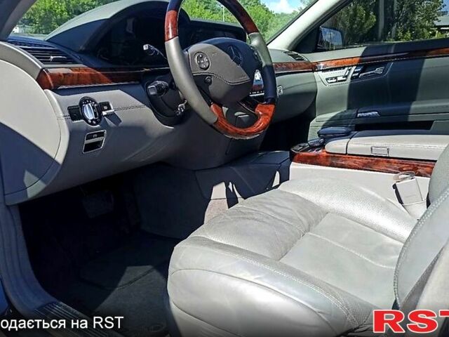 Черный Мерседес С Класс, объемом двигателя 5.5 л и пробегом 298 тыс. км за 11999 $, фото 9 на Automoto.ua