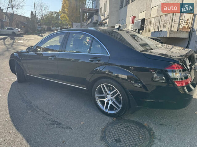 Мерседес С Класс 2005 в Киеве на Automoto.ua Черный Мерседес С Класс, объемом двигателя 5.5 л и пробегом 150 тыс. км за 14900 $, фото 3 на Automoto.ua