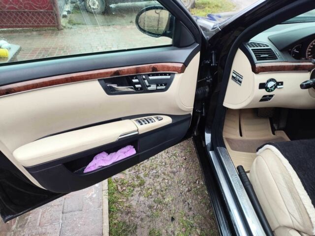 Чорний Мерседес С Клас, об'ємом двигуна 3.5 л та пробігом 207 тис. км за 8999 $, фото 6 на Automoto.ua