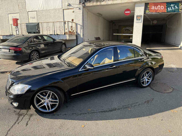 Мерседес С Класс 2005 в Киеве на Automoto.ua Черный Мерседес С Класс, объемом двигателя 5.5 л и пробегом 150 тыс. км за 14900 $, фото 2 на Automoto.ua