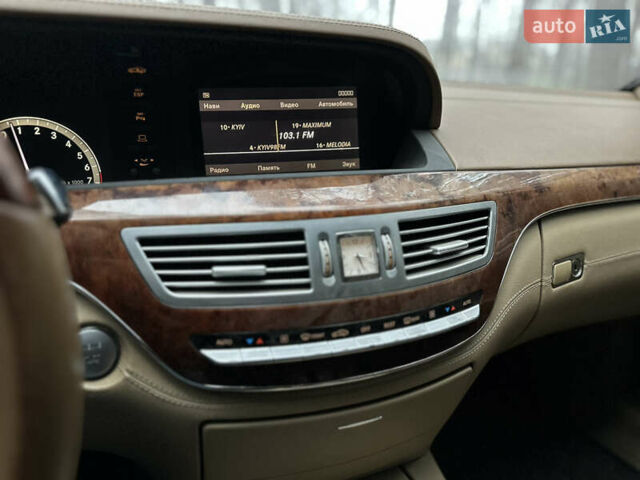 Черный Мерседес С Класс, объемом двигателя 3.5 л и пробегом 300 тыс. км за 6999 $, фото 14 на Automoto.ua