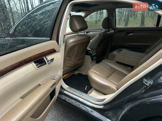 Черный Мерседес С Класс, объемом двигателя 3.5 л и пробегом 300 тыс. км за 6999 $, фото 18 на Automoto.ua