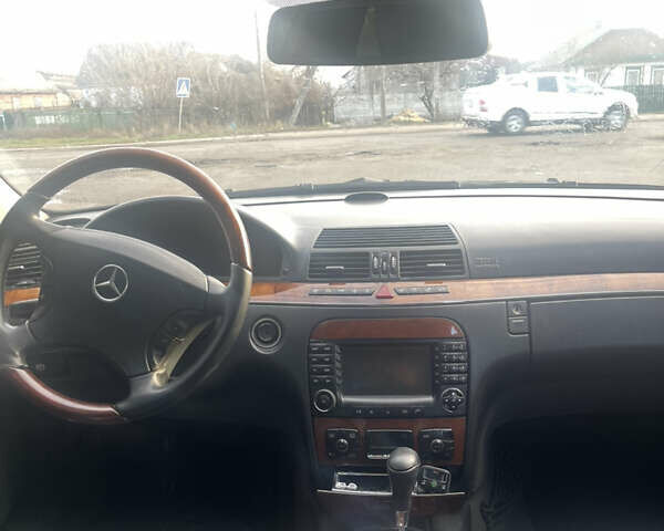 Черный Мерседес С Класс, объемом двигателя 3.72 л и пробегом 313 тыс. км за 4900 $, фото 17 на Automoto.ua