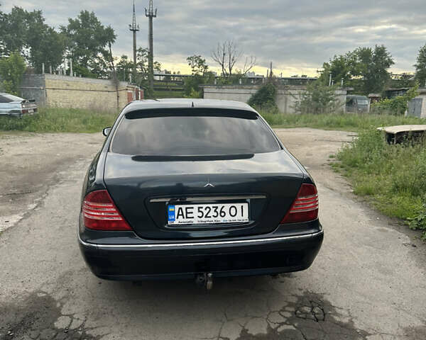 Черный Мерседес С Класс, объемом двигателя 3.2 л и пробегом 430 тыс. км за 6000 $, фото 1 на Automoto.ua