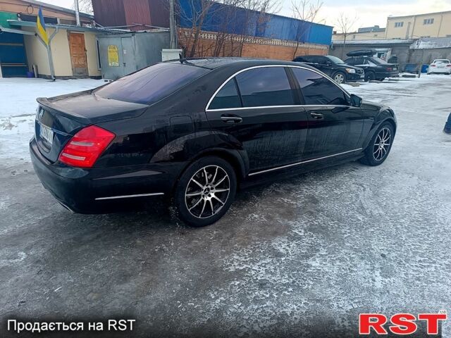 Чорний Мерседес С Клас, об'ємом двигуна 5.5 л та пробігом 123 тис. км за 14500 $, фото 6 на Automoto.ua