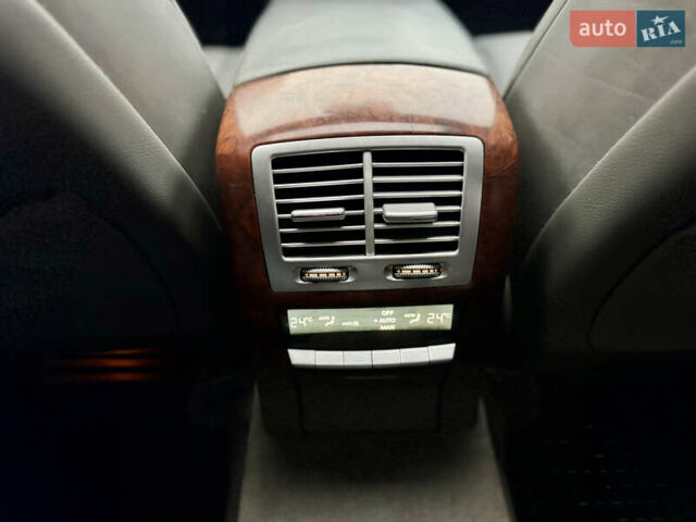 Черный Мерседес С Класс, объемом двигателя 5.5 л и пробегом 258 тыс. км за 7150 $, фото 9 на Automoto.ua