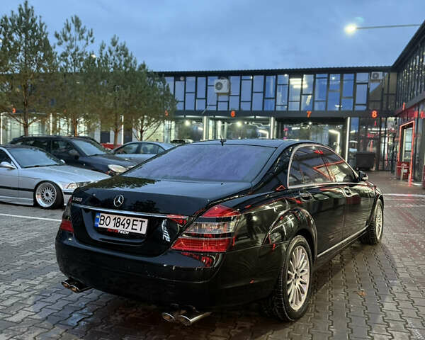 Чорний Мерседес С Клас, об'ємом двигуна 5.5 л та пробігом 330 тис. км за 7350 $, фото 5 на Automoto.ua