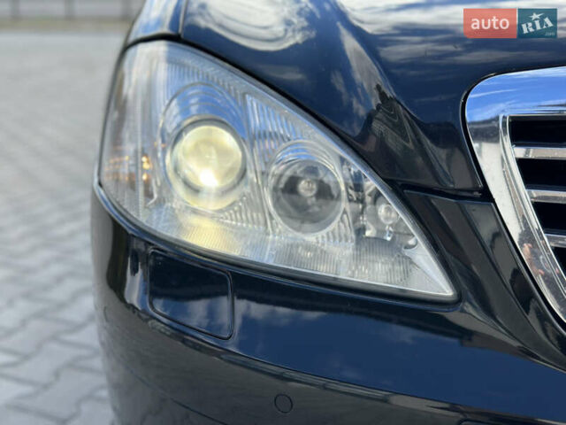 Черный Мерседес С Класс, объемом двигателя 5.5 л и пробегом 299 тыс. км за 9500 $, фото 19 на Automoto.ua