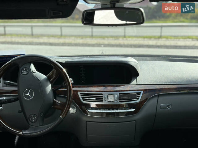 Черный Мерседес С Класс, объемом двигателя 5.5 л и пробегом 299 тыс. км за 9500 $, фото 23 на Automoto.ua