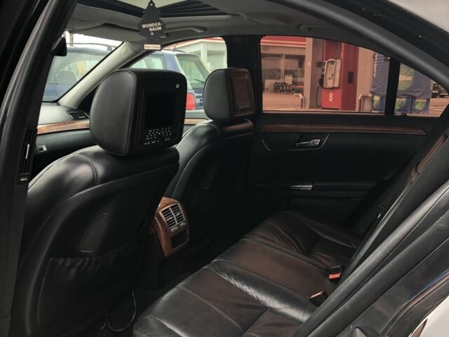 Черный Мерседес С Класс, объемом двигателя 3.5 л и пробегом 300 тыс. км за 11500 $, фото 8 на Automoto.ua