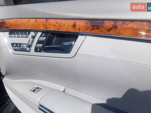 Чорний Мерседес С Клас, об'ємом двигуна 5.5 л та пробігом 298 тис. км за 11999 $, фото 13 на Automoto.ua