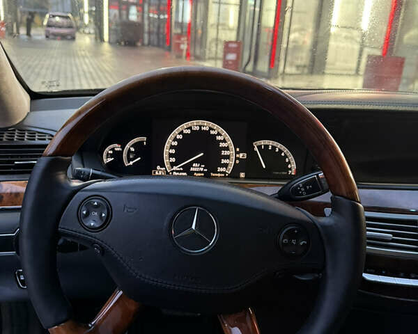 Чорний Мерседес С Клас, об'ємом двигуна 5.5 л та пробігом 330 тис. км за 7350 $, фото 17 на Automoto.ua