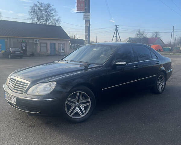 Черный Мерседес С Класс, объемом двигателя 3.72 л и пробегом 313 тыс. км за 4900 $, фото 1 на Automoto.ua