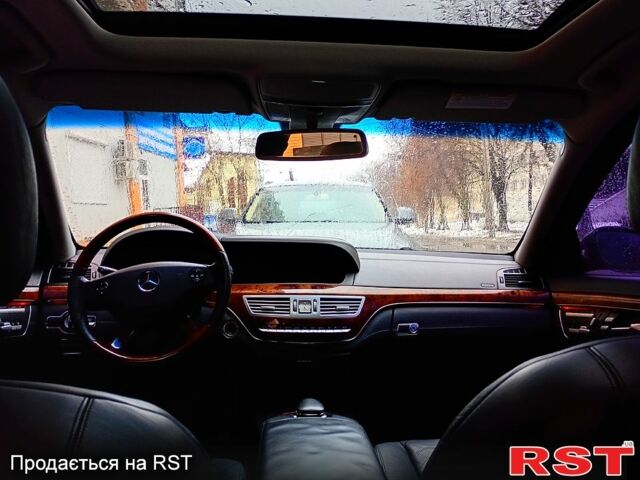 Черный Мерседес С Класс, объемом двигателя 5.5 л и пробегом 240 тыс. км за 8300 $, фото 8 на Automoto.ua