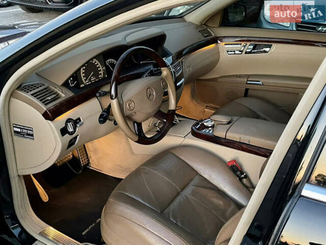 Черный Мерседес С Класс, объемом двигателя 5.46 л и пробегом 301 тыс. км за 13000 $, фото 24 на Automoto.ua