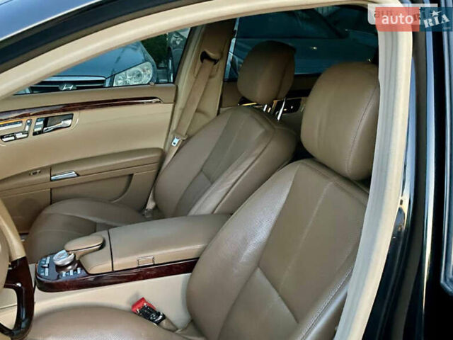 Черный Мерседес С Класс, объемом двигателя 5.46 л и пробегом 301 тыс. км за 13000 $, фото 23 на Automoto.ua