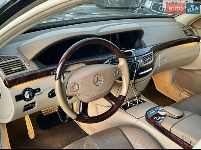Черный Мерседес С Класс, объемом двигателя 5.46 л и пробегом 301 тыс. км за 13000 $, фото 22 на Automoto.ua