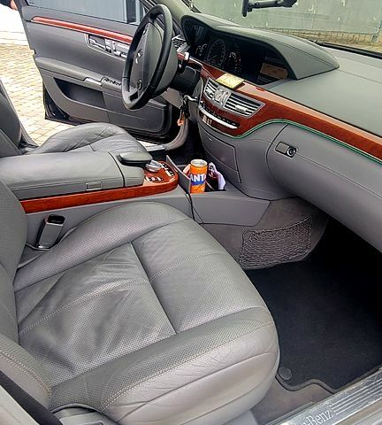 Мерседес С Класс 2005 в Киеве на Automoto.ua Черный Мерседес С Класс, объемом двигателя 5.5 л и пробегом 144 тыс. км за 12500 $, фото 6 на Automoto.ua