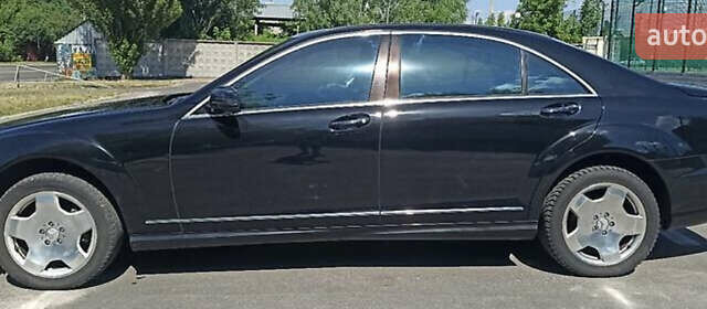 Чорний Мерседес С Клас, об'ємом двигуна 5.5 л та пробігом 298 тис. км за 11999 $, фото 4 на Automoto.ua